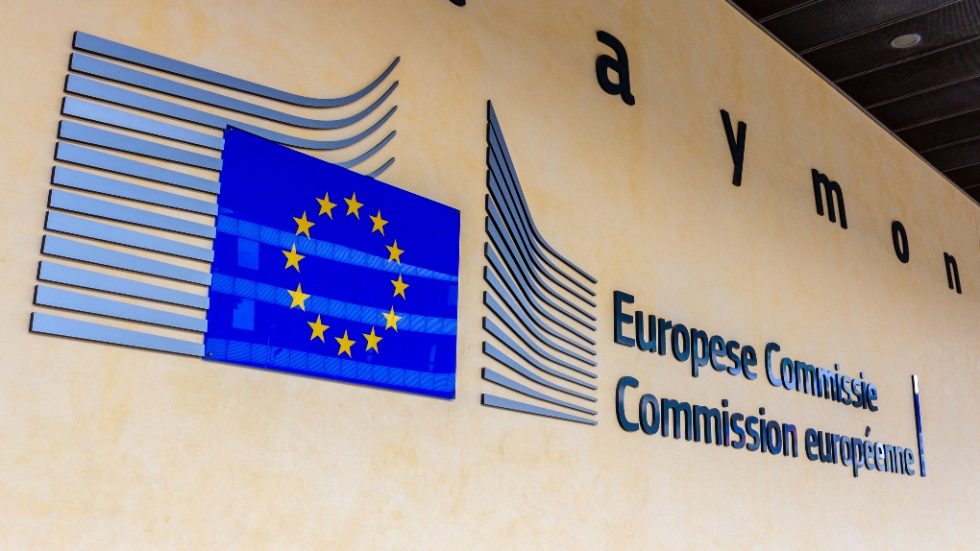 Πόντιος Πιλάτος η Κομισιόν για τις επαναπροωθήσεις